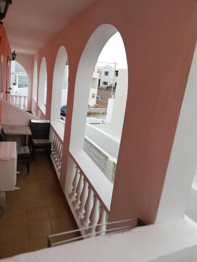 克里斯蒂娜膳食公寓酒店 卡特瑞杜斯 外观 照片
