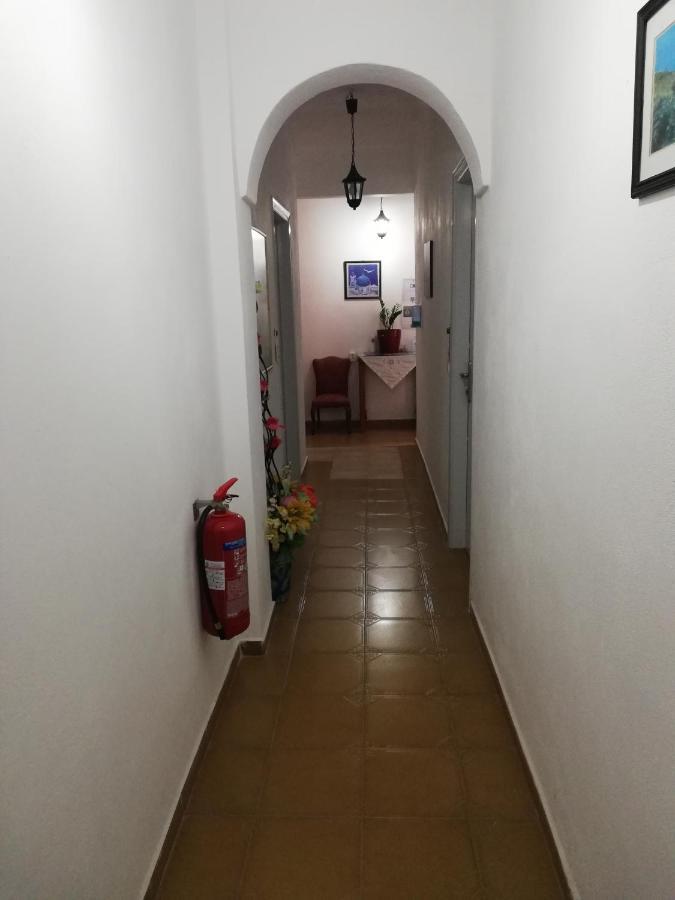 克里斯蒂娜膳食公寓酒店 卡特瑞杜斯 外观 照片
